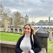 I am an enthusiast, always looking to bring the best out of people and having fun at the same time. My way of teaching is unique, where I apply real life situations in order to challenge you to immerse in your new-Portuguese/Brazilian-you.